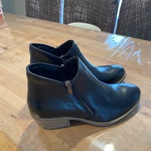 Eric Michael zip up leather bootie